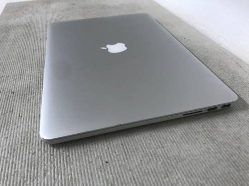 2015 Apple MacBook Pro with intel I7 (15-inch, 16GB RAM, 256GB SSD)- Silver